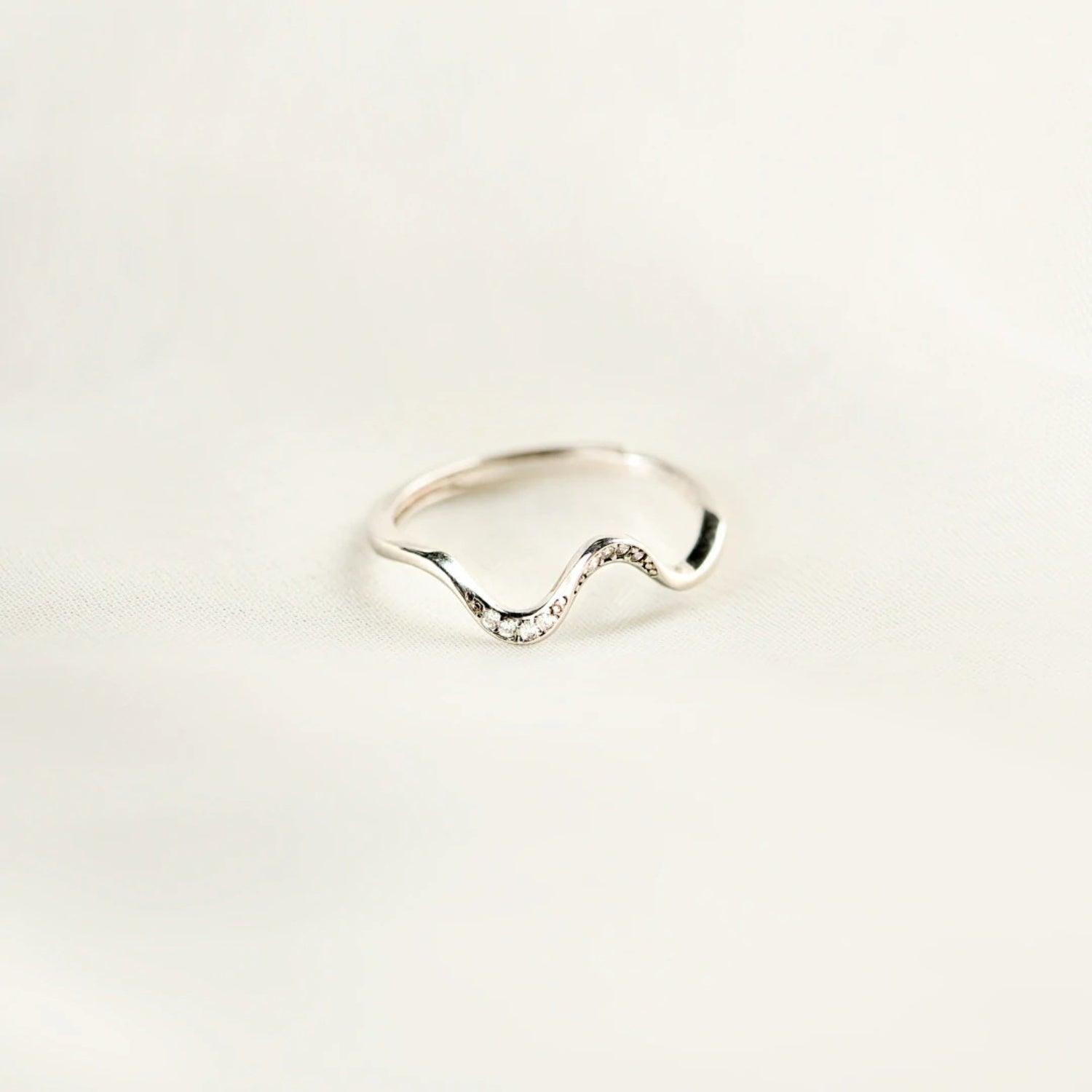 925 Sterling Silver Inlaid Zircon Wave Shape Ring - 808Lush